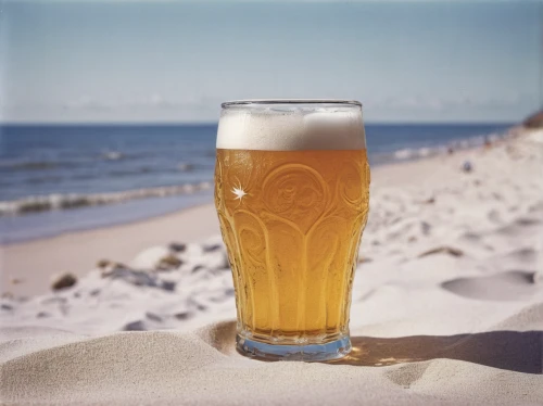 wheat beer,paulaner hefeweizen,beer glass,ice beer,draft beer,gluten-free beer,lager,glasses of beer,beer pitcher,beer,pint glass,beach bar,sandglass,i love beer,white sand,beer mug,zingst,sour golden coast,corona app,refreshment,Photography,Black and white photography,Black and White Photography 12