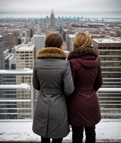 above the city,observation deck,the observation deck,viewpoint,two girls,top of the rock,rooftops,citadel hill,highline,city view,montreal,willis tower,sears tower,chicago,toronto,two people,city ​​portrait,twin tower,winter trip,view point