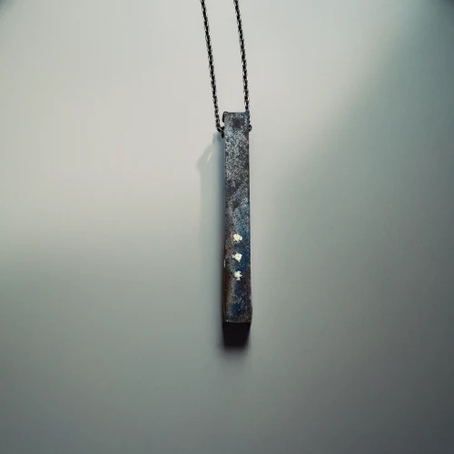 diamond pendant,pendant,pendulum,silver arrow,constellation lyre,enamelled,kyanite,necklace with winged heart,amulet,necklace,sewing needle,feather jewelry,jewelry（architecture）,fish slice,fishing lure,diode,necklaces,solar quartz,ice crystal,wand
