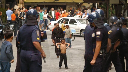 gezi,policeman,the cuban police,mumbai,police work,policia,police force,demonstration,india,garda,hindu,protesters,carabinieri,havana,human chain,policewoman,bombay,2004,bangladeshi taka,police officers