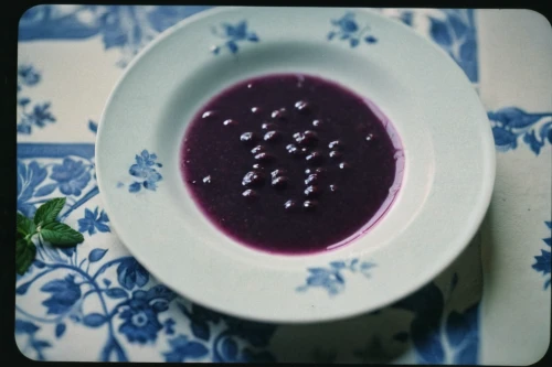 sorrel soup,bilberry,currant jam,borscht,sour cherry soup,berry quark,blackcurrant sorbet,blackcurrant,blackcurrants,blueberry stilton cheese,black currant,grape-hyacinth,jamun,herb quark,boysenberry,lingonberry jam,potage,black rice,posset,currant,Photography,Documentary Photography,Documentary Photography 02