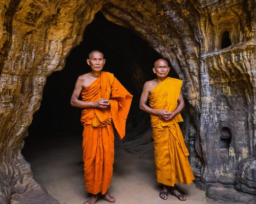 buddhists monks,monks,theravada buddhism,buddhist monk,buddhists,indian monk,buddhist temple complex thailand,cambodia,buddhist hell,orange robes,phra nakhon si ayutthaya,chiang mai,myanmar,buddhist,somtum,angkor wat temples,angkor,ayutthaya,siem reap,bagan,Photography,Documentary Photography,Documentary Photography 36