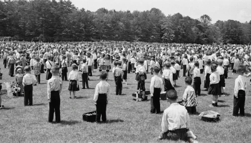 jew cemetery,concentration camp,baguazhang,human chain,soccer world cup 1954,australian cemetery,forest cemetery,1940 women,burial ground,all saints' day,sibelius,mass testing,1952,1940,world war ii,german red cross,qi gong,13 august 1961,man praying,klaus rinke's time field,Art,Artistic Painting,Artistic Painting 09