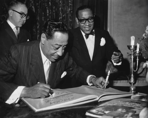art tatum,13 august 1961,a black man on a suit,jack roosevelt robinson,martin luther king jr,martin luther king,signing,black businessman,autograph,sarah vaughan,khartoum,jackie robinson,human rights icons,fifties records,blues and jazz singer,preachers,writing articles,guestbook,black professional,afro american,Illustration,Realistic Fantasy,Realistic Fantasy 47