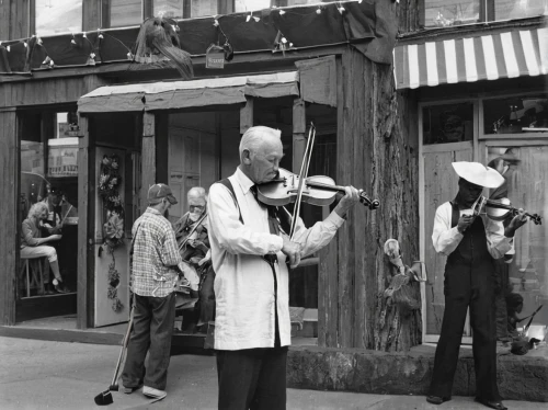 violinist,violinist violinist,violin player,violinists,solo violinist,street musicians,playing the violin,woman playing violin,violist,local trumpet,concertmaster,violin woman,itinerant musician,violin,street musician,kit violin,trumpet player,bass violin,violoncello,man with saxophone,Photography,Black and white photography,Black and White Photography 13