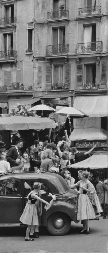 old havana,1950s,vintage 1950s,havana,1940 women,french tourists,citroën elysée,chrysler airflow,1940s,1950's,50's style,1952,mercedes benz limousine,the boulevard arjaan,casablanca,cabriolet,limousine,havana cuba,automobiles,citroën ds,Conceptual Art,Daily,Daily 09