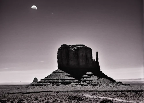 monument valley,raven at arches national park,anasazi,horsheshoe bend,new mexico,kayenta,mojave,butte,arches national park,valley of the moon,moonscape,ait-ben-haddou,wadirum,monolith,devil's tower,big bend,capture desert,arid landscape,arid,mexican hat,Photography,Fashion Photography,Fashion Photography 21