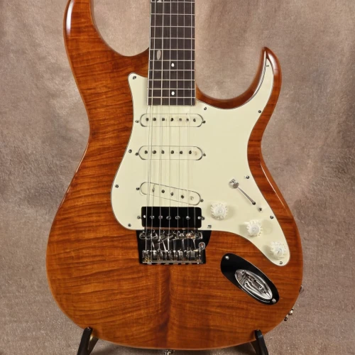 embossed rosewood,fender g-dec,luthier,squier,fender,phragmite,electric guitar,acoustic-electric guitar,rock maple,sylva striker,ibanez,knotty pine,telecaster,cherry wood,guitar,copper rock pear,fretsaw,ash wood,epiphone,new mexico maple,Illustration,Japanese style,Japanese Style 04