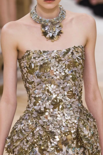 chanel,jeweled,embellished,haute couture,embellishments,rhinestones,drusy,tisci,jewelry（architecture）,ball gown,glittering,pearl necklace,embellishment,versace,strapless dress,runway,love pearls,bridal accessory,evening dress,collar,Photography,Fashion Photography,Fashion Photography 24