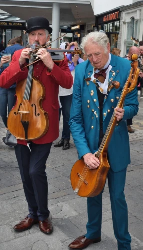 street musicians,buskin,sock and buskin,itinerant musician,violinists,street performance,musicians,street music,folk music,oktoberfest celebrations,street performer,bodhrán,folk instrument,street musician,town crier,pensioners,uilleann pipes,local trumpet,folk festival,double bass,Illustration,Black and White,Black and White 18