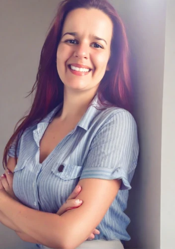 a girl's smile,killer smile,portrait background,redhair,smiling,elenor power,in a shirt,yasemin,a smile,girl on a white background,beautiful young woman,grin,red-haired,catarina,red hair,blur office background,banner,jeans background,smiley,laugh