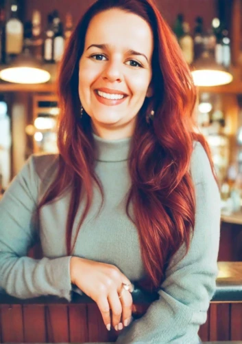 redhair,a girl's smile,red hair,red-haired,killer smile,maci,redheads,woman at cafe,smiling,a smile,barista,orla,redhead,redheaded,cinnamon girl,barmaid,podjavorník,daisy jazz isobel ridley,adorable,grin
