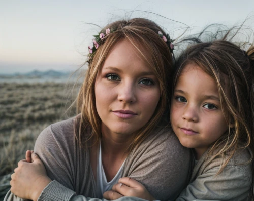 little girl and mother,mother and daughter,mom and daughter,blogs of moms,photographing children,capricorn mother and child,photos of children,portrait photographers,moms entrepreneurs,two girls,children girls,young women,hemp family,mother with child,mother-to-child,nomadic children,little girls,child portrait,children's photo shoot,mother and child