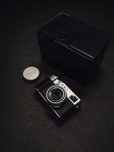 lubitel 2,vintage box camera,box camera,mirrorless interchangeable-lens camera,vintage camera,analog camera,point-and-shoot camera,twin lens reflex,old camera,zenit camera,minolta,leica,reflex camera,twin-lens reflex,instant camera,6x9 film camera,sony alpha 7,helios 44m-4,tabletop photography,photo-camera