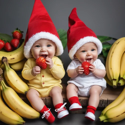 children's christmas photo shoot,santa hats,banana family,christmas hats,santa clauses,christmas pictures,diabetes in infant,children's christmas,baby & toddler clothing,baby food,santons,elves,nanas,christmas sweets,santarun,fresh fruits,banana,children's photo shoot,christmas photo,santa and girl,Photography,General,Natural