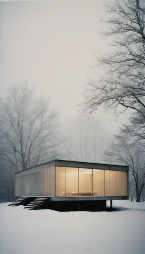 winter house,snow house,snow roof,snow shelter,snowhotel,cubic house,timber house,archidaily,mid century house,cube house,dunes house,frame house,modern house,inverted cottage,summer house,mirror house,snow landscape,modern architecture,snow scene,ruhl house,Photography,Documentary Photography,Documentary Photography 03