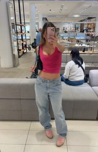 crop top,uniqlo,high waist jeans,mall,woman shopping,plus-size,hips,pink large,plus-size model,denim jeans,waist,fat,17-50,apple store,active pants,overall,plus-sized,baby pink,jeans,pink shoes