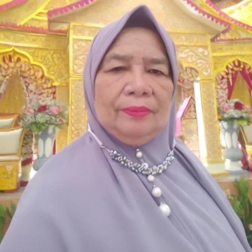 bonda,hijau,grandmother,mudra,patung,rebana,gamjatang,lumajang,minangkabau,mititei,happy mother's day,social,qom,kaew chao chom,kuy teav,kuta,mother,ketupat,grandma,tinutuan