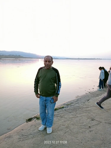 people fishing,chitwan,ganges,aswan,gangavali river,rishikesh,in xinjiang,ganga,toktogul dam,2004,salar flats,people on beach,man at the sea,lugu lake,hulunbuir,monopod fisherman,fishing classes,casting (fishing),lake victoria,canim lake