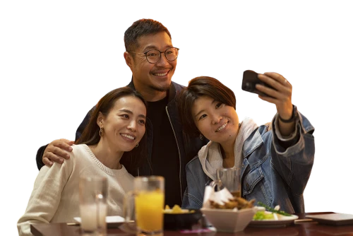 family taking photos together,restaurants online,filipino cuisine,social group,izakaya,alipay,digital photo frame,woman holding a smartphone,asian culture,huaiyang cuisine,korean royal court cuisine,family group,chinese background,e-wallet,tablets consumer,family care,family photos,group of people,family pictures,happy family