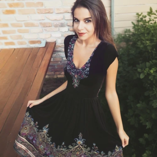 black dress,nice dress,long dress,gothic dress,floral dress,dress,vintage dress,purple dress,party dress,social,black and lace,cocktail dress,strapless dress,enchanting,torn dress,little black dress,girl in a long dress,country dress,evening dress,beautiful girl with flowers