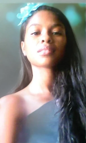 web cam,webcam,blurd,blurred,blurry,twitter icon,mean bluish,blurred vision,micheline,photo booth,widescreen,video chat,beautiful sister,photo effect,i love me,damiana,image editing,jasmine,bluish,camillia