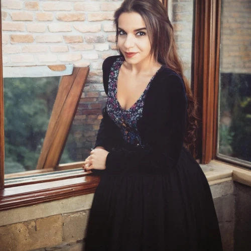 black dress,in a black dress,elizabeth taylor,gothic dress,vintage dress,elizabeth taylor-hollywood,a princess,enchanting,little black dress,elegant,romantic look,princess sofia,black dresses,black and lace,winter dress,in black,black dress with a slit,black skirt,dress,gothic woman