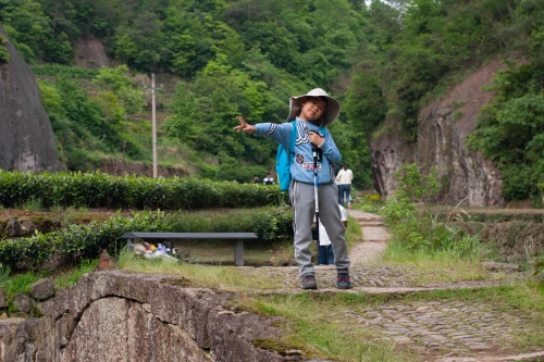 yamada's rice fields,the chubu sangaku national park,backpacker,erhu,shirakawa-go,wuyi,travel woman,gioc village waterfall,shimane peninsula,unesco world heritage site,mineral spring,asian conical hat,kumano kodo,fetching water,jizo,kawachi town,theatrical scenery,rice paddies,guizhou,karst area