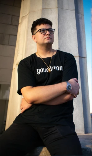 doubt,isolated t-shirt,dan,dom,the community manager,premium shirt,mini e,kapparis,wohnmob,connoisseur,content is king,stylograph,sodalit,dj,founder,entrepreneur,bonjour bongu,guggenmusik,ceo,product photos