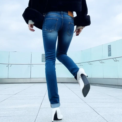 jeans background,skinny jeans,woman's legs,women's legs,high waist jeans,woman free skating,jeans,high jeans,jeans pattern,woman walking,carpenter jeans,figure skating,leg,denim jeans,looking through legs,denims,long legs,high-heels,legs,female model