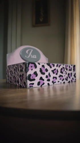 index card box,ladies shoes,facial tissue,girls shoes,product photography,gift box,giftbox,teenager shoes,women's shoe,shoes icon,stack-heel shoe,plimsoll shoe,milk-carton,polka dot paper,shoe print,women's shoes,gift boxes,shoe sole,cloth shoes,product photos