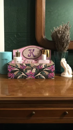 facial tissue holder,desk organizer,serving tray,napkin holder,facial tissue,shoe organizer,tea box,dressing table,soap dish,toiletry bag,butter dish,bedside table,place card holder,index card box,handmade soap,bathroom tissue,cd/dvd organizer,incense with stand,home fragrance,calendula soap