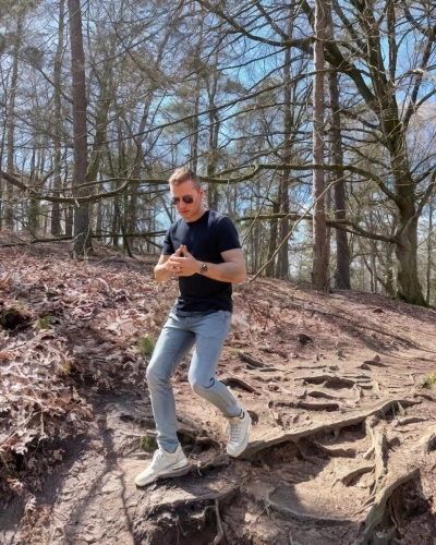 frolicking,frisbee golf,mountain fink,dji spark,springform pan,mountain hiking,mountain climbing,slacklining,hiking,baguazhang,orienteering,forest of dean,ballerina in the woods,throwing leaves,disc golf,360 ° panorama,qi gong,running fast,wildpark poing,taijiquan