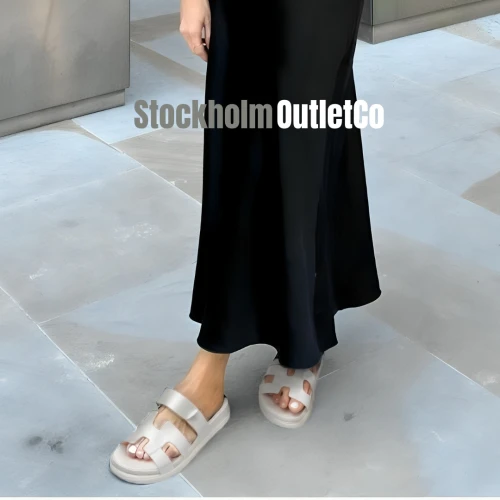 stack-heel shoe,stiletto-heeled shoe,stilettos,court shoe,step lens,heeled shoes,woman shoes,step,heel shoe,foot model,outlet store,slide sandal,stiletto,modern style,fashion vector,ballet flats,outdoor shoe,holding shoes,jelly shoes,slippers