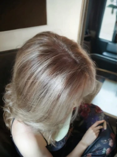 chignon,hair coloring,blond hair,blond girl,short blond hair,blonde sits and reads the newspaper,hair,little girl reading,hairdressing,long blonde hair,hairdressers,blonde girl,blond,blonde hair,natural color,blonde,blonde woman reading a newspaper,ringlet,pin hair,french braid
