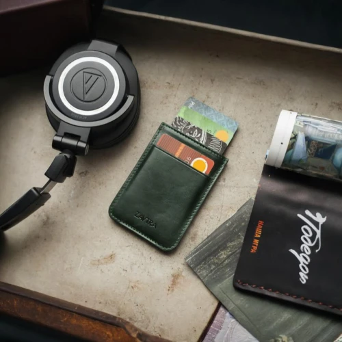 atari lynx,pocket lighter,wallet,zippo,pubg mobile,turbografx-16,petrol lighter,travel essentials,bank card,portable electronic game,retro items,gps case,portable media player,leather goods,radio cassette,mp3 player accessory,everyday carry,walkman,leaves case,fresh fallout