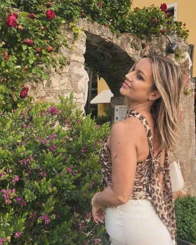 social,floral,maria,capri,flower wall en,rhea,floral dress,beautiful girl with flowers,andrea vitello,floral background,girl in flowers,eva,carnaroli,toni,tamra,bella rosa,cilento,paloma perdiz,simone simon,iulia hasdeu castle