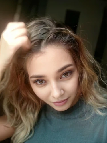 blurry,blurred,edit,natural color,grey background,bokeh effect,pretty young woman,color 1,blurd,beautiful young woman,mexican,na,smooth hair,new,layered hair,hd,hi,caramel color,yt,purple background