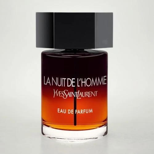 perfume bottle,scent of jasmine,aftershave,christmas scent,tanacetum balsamita,parfum,ras el hanout,orange scent,lacquer,boeuf à la mode,home fragrance,creating perfume,laundress,perfumes,crème de menthe,fragrance,natural perfume,cosmetic oil,nail oil,mouthwash