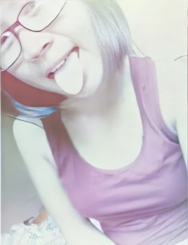 anaglyph,tongue,silphie,blurd,pink glasses,skype,licking,lolly,nerd,femal,ovoo,kaňky,edit,paleness,lis,skerry,color glasses,video chat,edited,pampashase