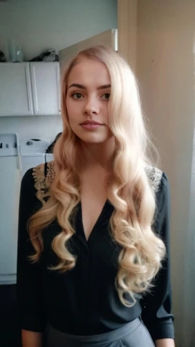 social,real estate agent,silphie,blonde woman,long blonde hair,brhlík,tiktok,business woman,scared woman,kapparis,cool blonde,podjavorník,sad woman,emogi,na,tik tok,belarus byn,ceo,twitch,mnohobarvý