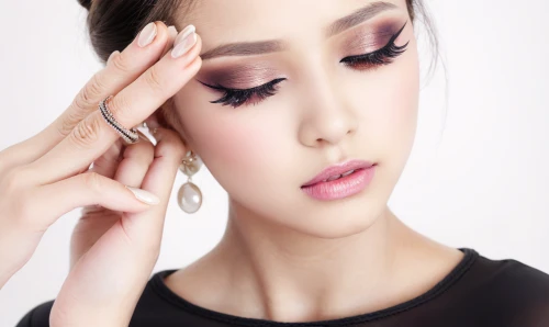 eyes makeup,vintage makeup,make-up,eyelash curler,realdoll,cosmetic products,make up,eyeshadow,applying make-up,makeup,makeup artist,eye shadow,women's cosmetics,oriental girl,eyeliner,retouch,eyelash extensions,eye liner,oriental princess,put on makeup