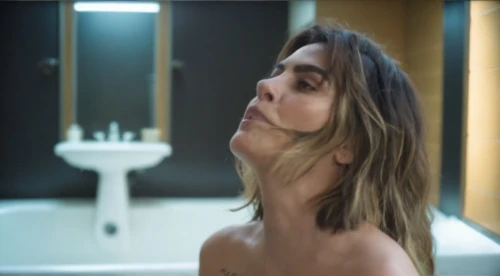 the girl in the bathtub,the long-hair cutter,dua lipa,the mirror,mirror,in the mirror,shaving,tub,video clip,hygiene,personal hygiene,bathroom,hd,valerian,video scene,paloma,bathtub,the girl's face,cg,tap