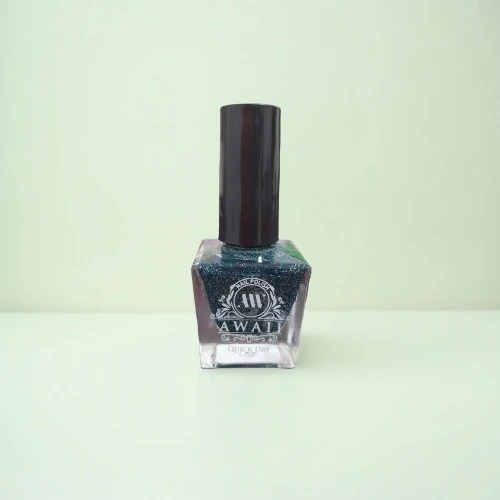 nail oil,dark green,green sail black,nail polish,shellac,mazarine blue,fingernail polish,lacquer,hauhechel blue,blue violet,blue mint,gray-green,product photos,acmon blue,isolated product image,mint julep,pine green,artificial nails,silver lacquer,cat paw mist