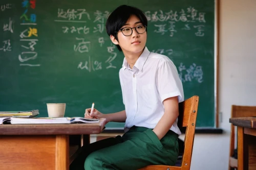 kai yang,teacher,tutor,academic,shenzhen vocational college,xiangwei,girl studying,su yan,male poses for drawing,student,tutoring,lecturer,professor,primary school student,reading glasses,shuai jiao,han bok,kai bei,language school,asian semi-longhair,Photography,Fashion Photography,Fashion Photography 21