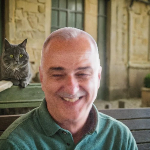 sculptor ed elliott,the cat and the,cat european,ritriver and the cat,silver fox,lachender hans,two cats,pistou,martin fisher,catrín,steve medlin,cat image,güveç,katz,selçuk,owls,cats,photobombing,ervin hervé-lóránth,douglas' squirrel,Female,Western Europeans,Straight hair,Youth adult,M,Confidence,Underwear,Outdoor,Rothenburg