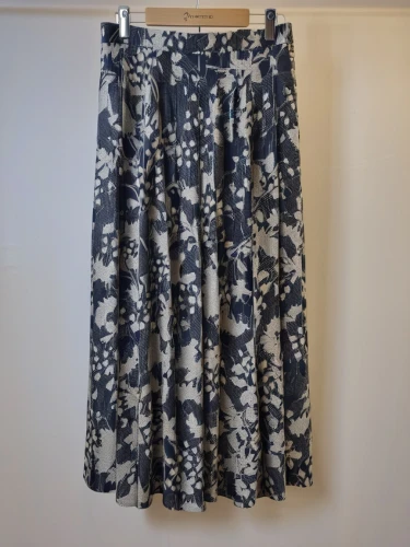 floral skirt,botanical print,flower fabric,school skirt,sarong,flowers fabric,women's clothing,vintage floral,floral japanese,skirt,ladies clothes,photos on clothes line,floral pattern,tennis skirt,japan pattern,pencil skirt,denim skirt,overskirt,bermuda shorts,women clothes,Photography,General,Realistic