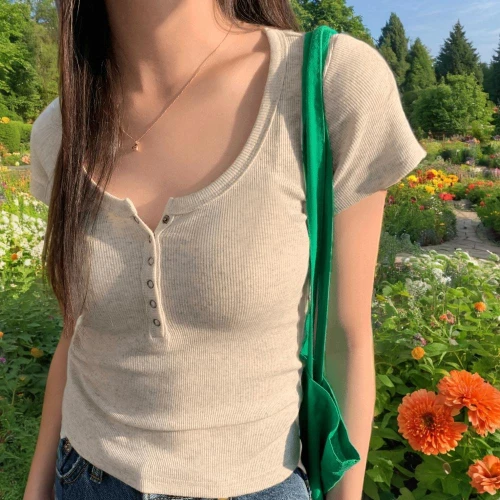 green summer,shoulder bag,cotton top,girl in flowers,girl in t-shirt,outdoors,green background,lei,in green,beautiful girl with flowers,in full bloom,clover meadow,summer bloom,shoulder length,summer flower,summer flowers,floral japanese,retro flowers,pockets,necklace,Outdoor,Garden