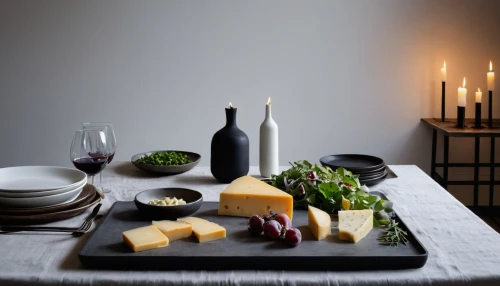 cheese plate,food styling,tablescape,danish blue cheese,place setting,cuttingboard,tabletop photography,dining table,table arrangement,the dining board,cheese platter,dinnerware set,holiday table,table setting,tableware,saint-paulin cheese,food table,dinner tray,food and wine,catering service bern,Photography,General,Natural