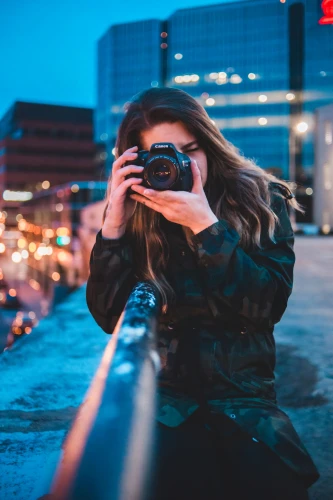 a girl with a camera,photo session at night,the blonde photographer,photographer,night photography,camera photographer,taking photos,dslr,taking photo,minolta,taking picture,nikon,portrait photographers,photographing,nikon📸,photographers head,taking pictures,background bokeh,photo-camera,photographers